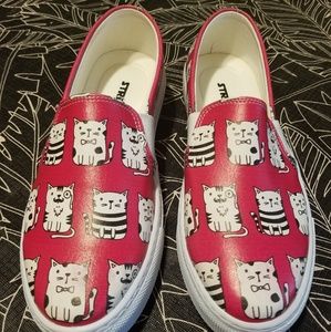 Streetfly Red & White Cats Slip-On Sneaker
